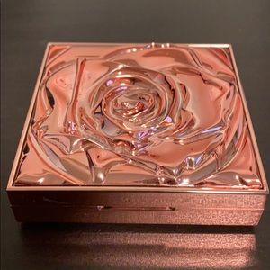 Smashbox + Vlada Petal Metal Highlighter